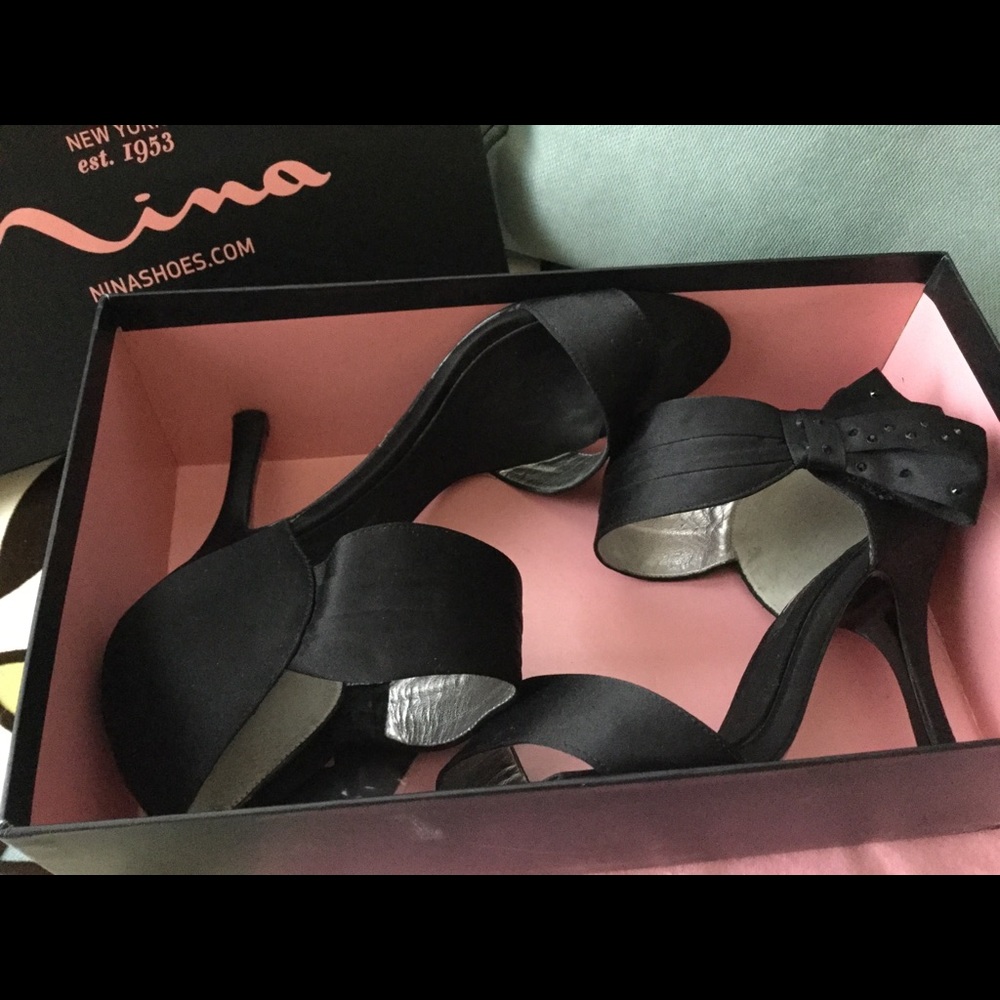 Clova Rhinestone - Picture 11 of 16